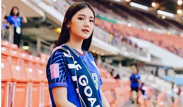 fan nu viet nam thai lan do sac tren khan dai aff cup 2018