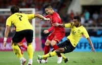 sac do nhuom san truong thpt nguyen du truoc gio chung ket viet nam vs malaysia