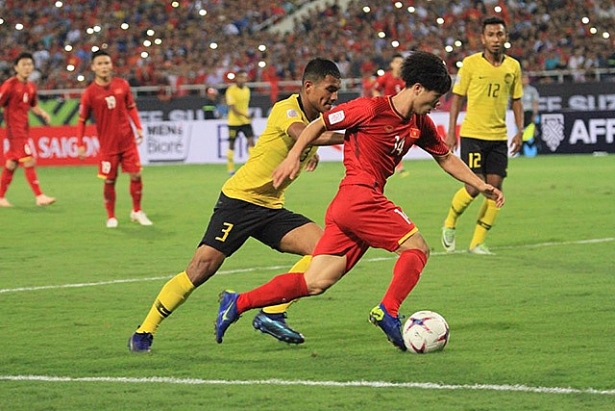malaysia vs viet nam 2 2 huong ve my dinh vung tin doat cup