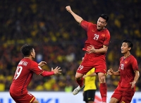 thaco hua thuong 1 ty dong cho doi tuyen viet nam 50000 usd cho thay park neu vo dich aff cup