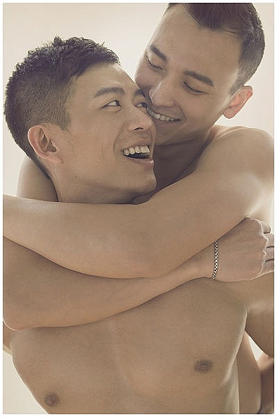 bo anh cuoi boi vi yeu voi chuyen tinh 10 nam ca cap dong tinh dien trai