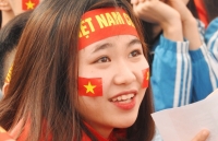 co giao nhan hoc sinh lap dan cau nang sinh vien duoc xem man hinh lon de co vu olympic viet nam