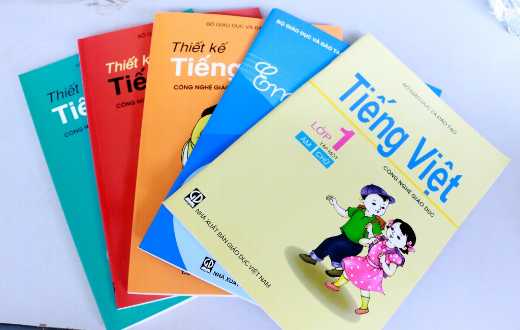 bo gddt trien khai day va hoc sach cong nghe giao duc la hoan toan tu nguyen