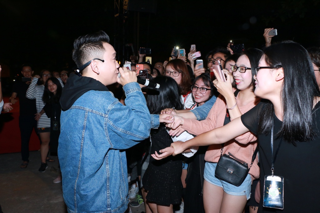 soi dong dem chung ket cuoc thi tai nang hoc sinh chu van an ngoi truong 110 tuoi