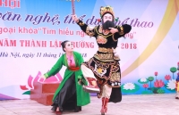 co giao 25 nam day tieu hoc co tre hoa nhap ngan le truoc mon qua 2011 cua hoc tro