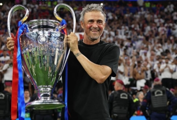 HLV Luis Enrique san bằng kỷ lục của Pep Guardiola và Zidane