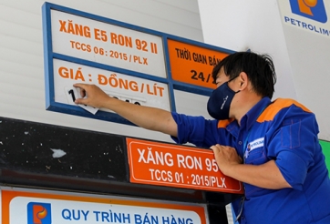 Giá xăng tăng kỷ lục từ 15h chiều nay, sắp chạm ngưỡng 20.000 đồng/lít