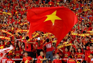 CĐV Việt Nam có hành động đẹp trước trận đấu với ĐT Malaysia