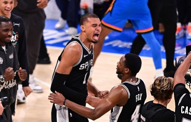 Wembanyama hạ bệ ĐKVĐ, đưa San Antonio Spurs trở lại chung kết NBA sau 14 năm