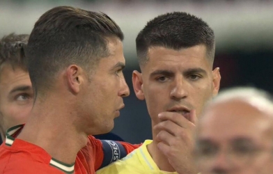 Ronaldo để lại hành động đẹp sau vinh quang của Bồ Đào Nha