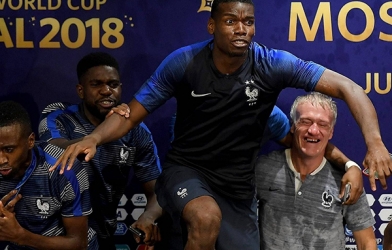 Cầu thủ Pháp 'làm loạn' buổi họp báo của Didier Deschamps