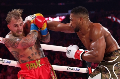 Từ bỏ boxing, Jake Paul lấn sân bóng bầu dục Mỹ?