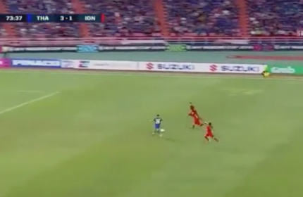 VIDEO: Siêu phẩm của tiền đạo Anan bên phía Thái Lan, nâng tỉ số lên 4-1.