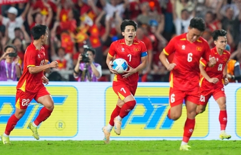 CĐV Trung Quốc: 'Bóng đá Việt Nam trỗi dậy có đe doạ chúng ta?'
