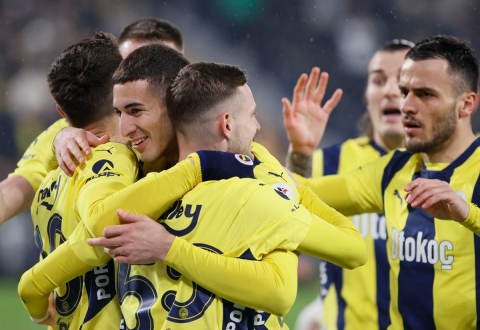 Nhận định Feyenoord vs Fenerbahce: Van Persie đọ tài Mourinho