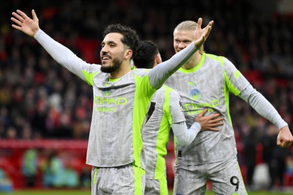 Hạ Nottingham, Man City phả hơi nóng vào ngôi đầu của Arsenal