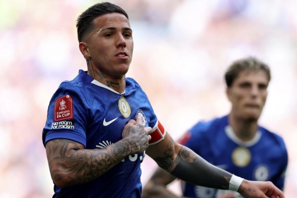 Hạ gục Leeds, Chelsea hẹn Man City ở chung kết FA Cup