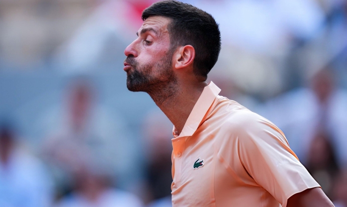 Djokovic thua sốc ở Roland Garros 2026, nói lời phũ về Sinner và Alcaraz