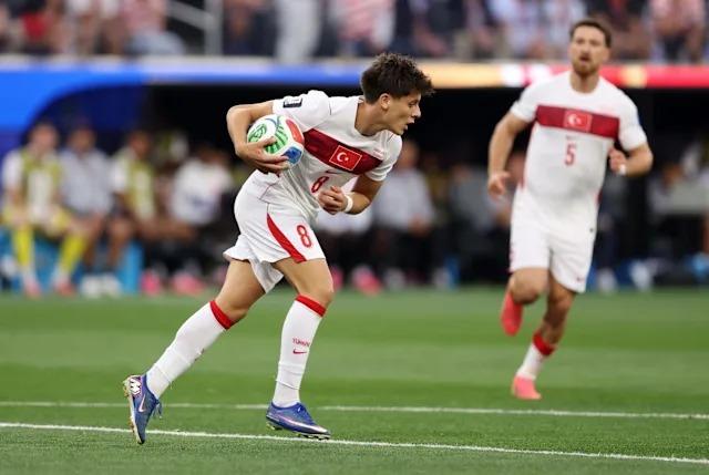 Bị loại khỏi World Cup, 1 ngôi sao vẫn nhận mưa lời khen
